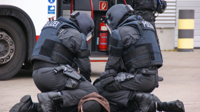 Italian Police Arrest 30 in Raid on Secret Mafia Bank That Used Fake Invoices and Crypto to Wash Drug and Tax Money