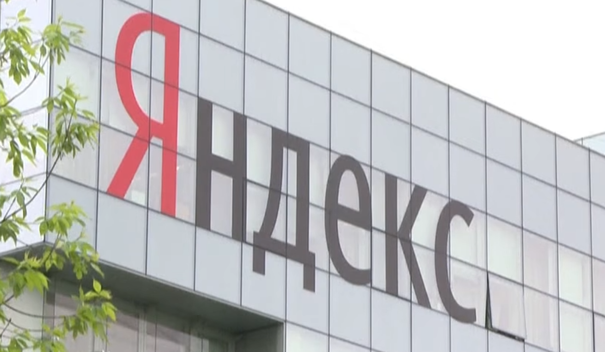 Zelenskyy Says Social Media ‘Easier to Breathe’ After Yandex Strikes as Viral Claims of Silenced Bots Spread on X and Reddit